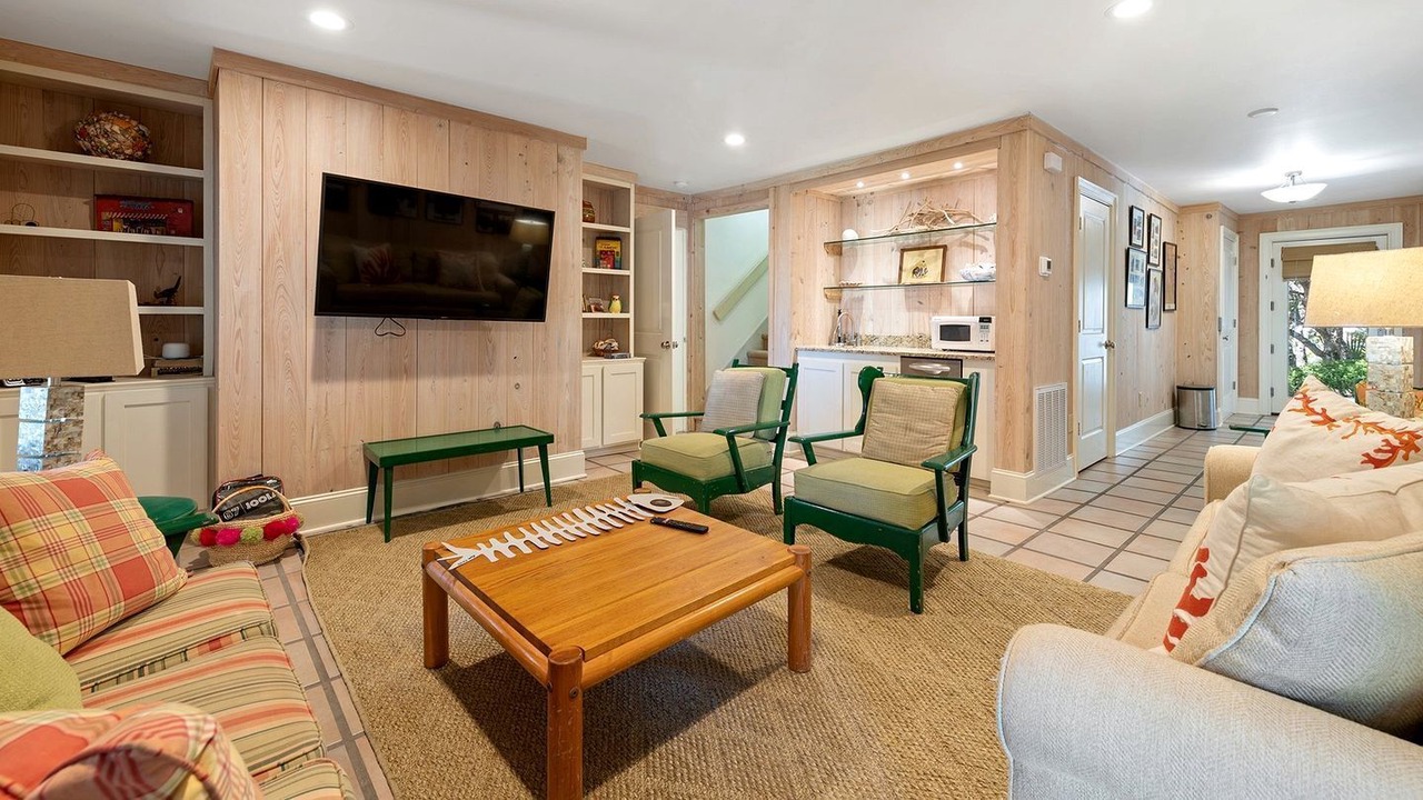 Photo of Livingroom in Debordieu Colony