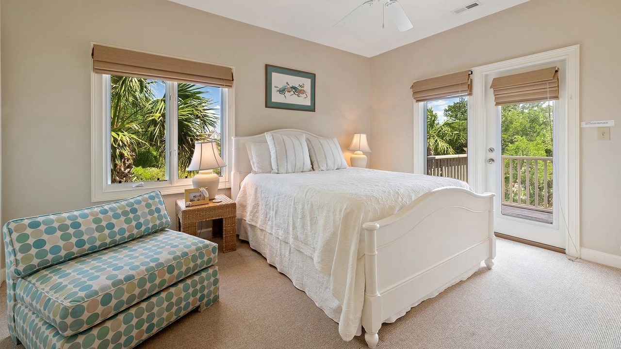 Photo of Bedroom in Debordieu Colony