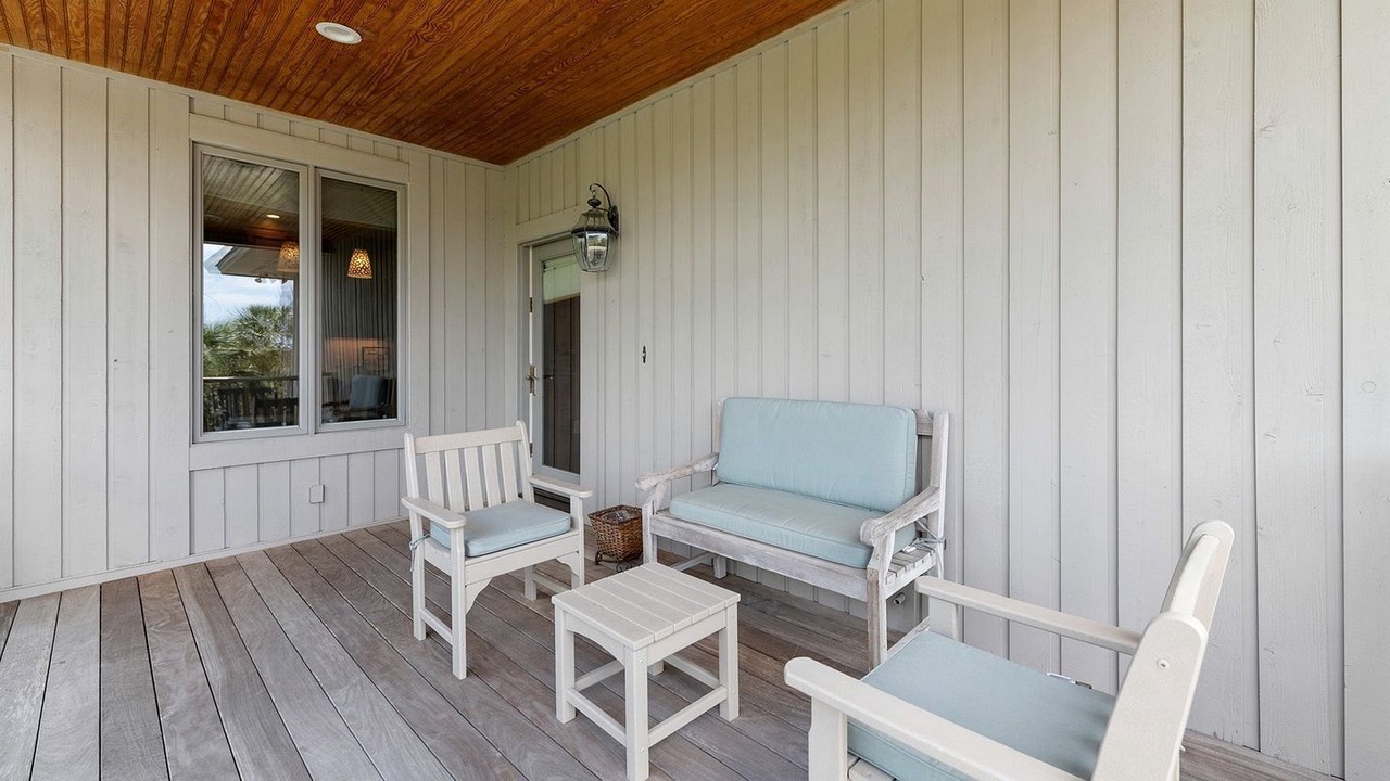 Photo of Patio Balcony in Debordieu Colony