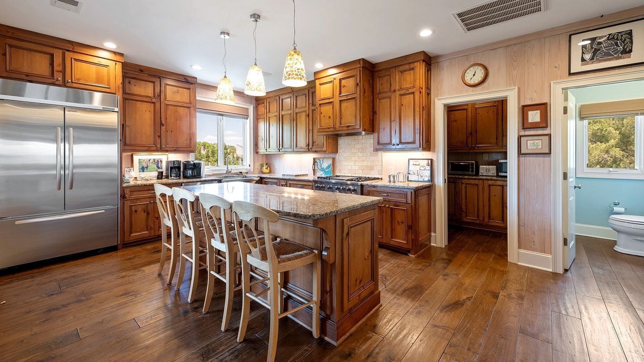 Photo of Kitchen in Debordieu Colony