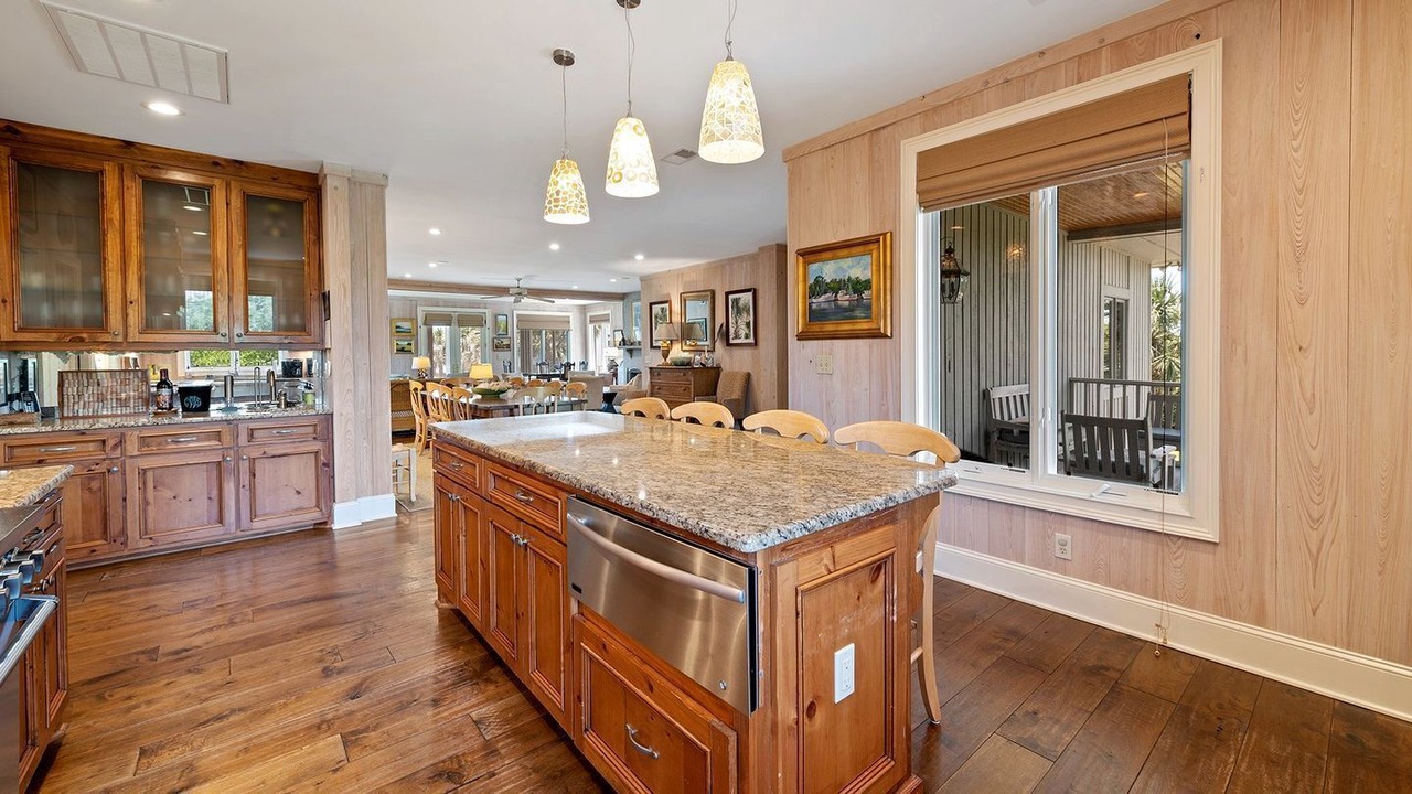 Photo of Kitchen in Debordieu Colony