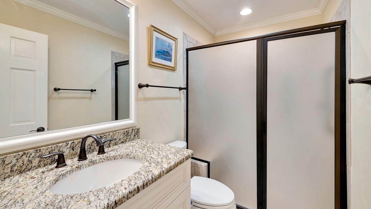 Photo of Bathroom in Debordieu Colony