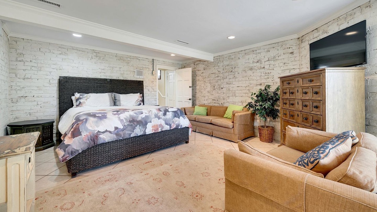 Photo of Bedroom in Debordieu Colony