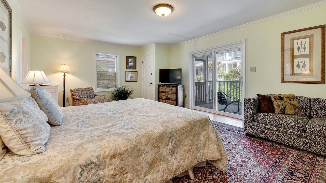 Photo of Bedroom in Debordieu Colony