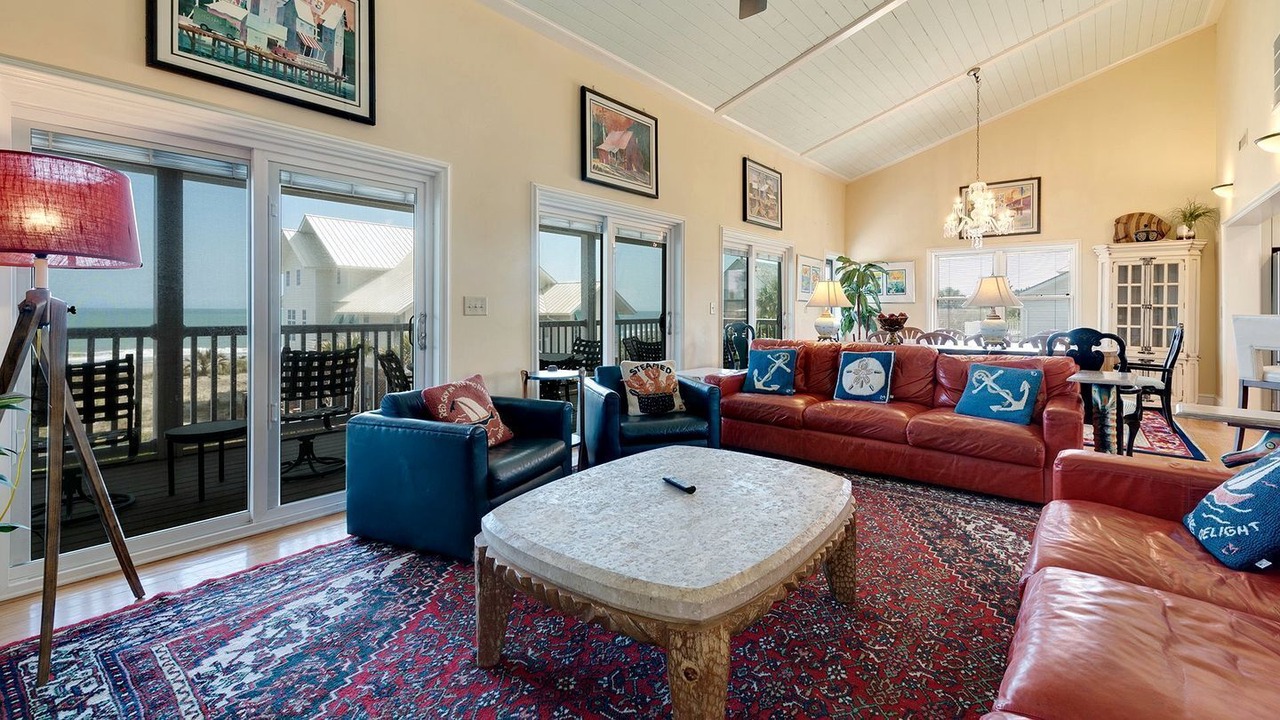 Photo of Livingroom in Debordieu Colony