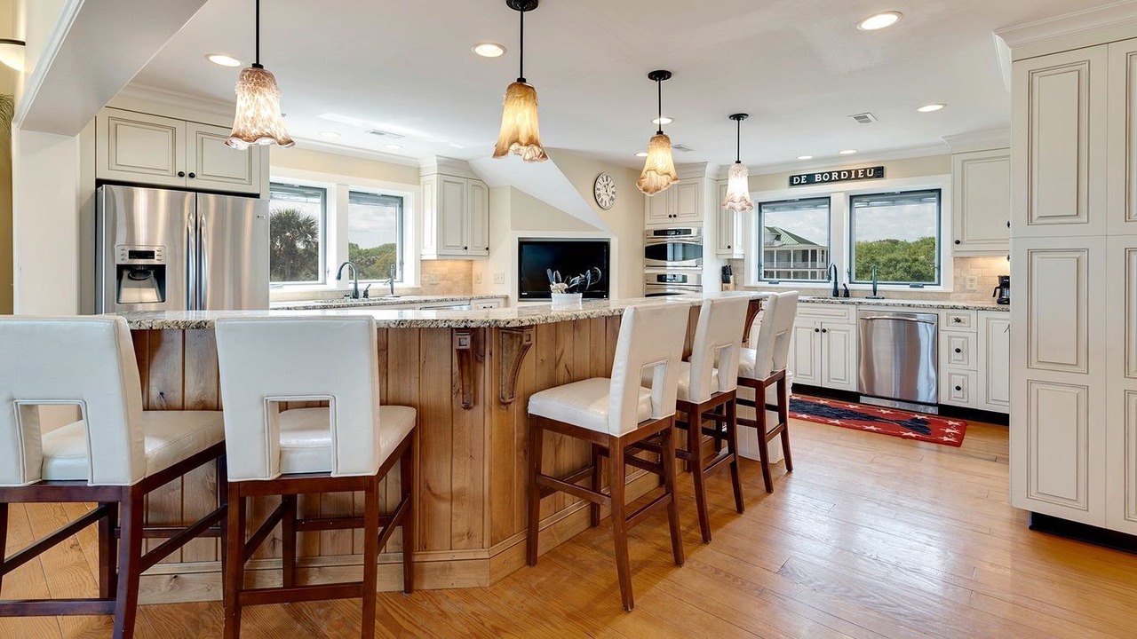 Photo of Kitchen in Debordieu Colony