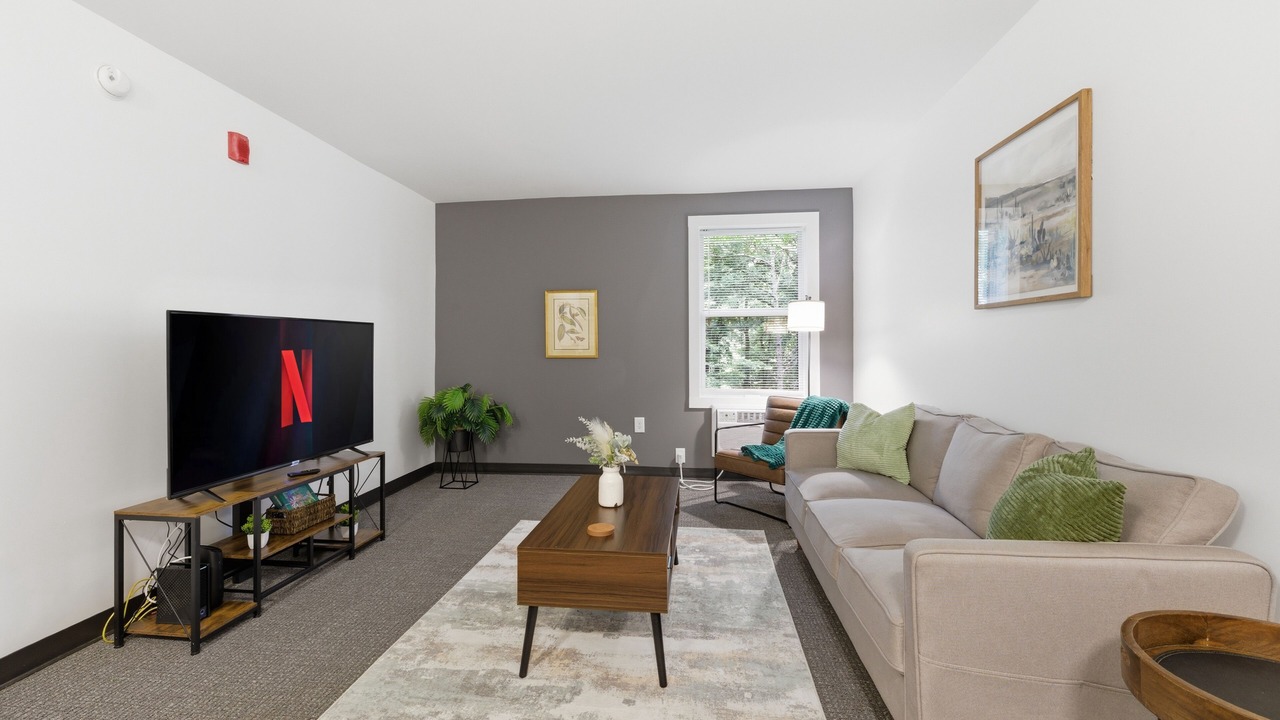 Photo of Livingroom in Northwest Raleigh
