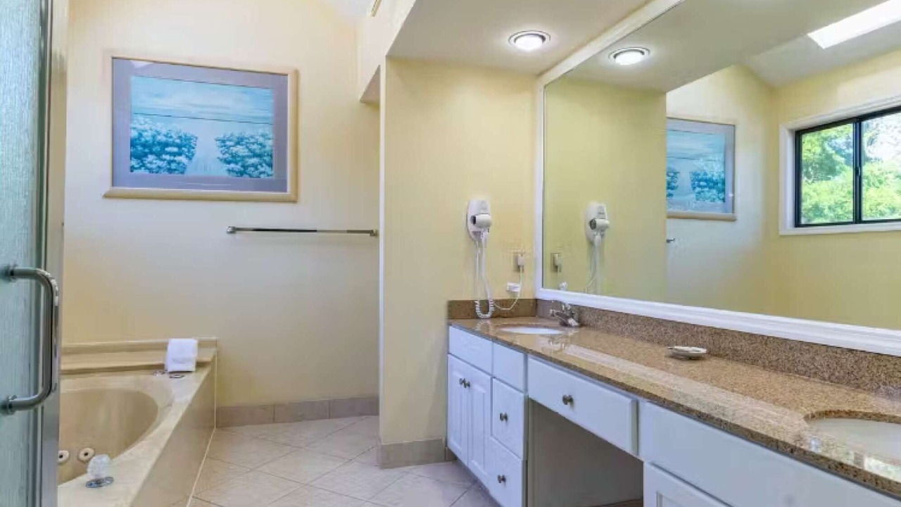 Photo of Bathroom in Shipyard Plantation