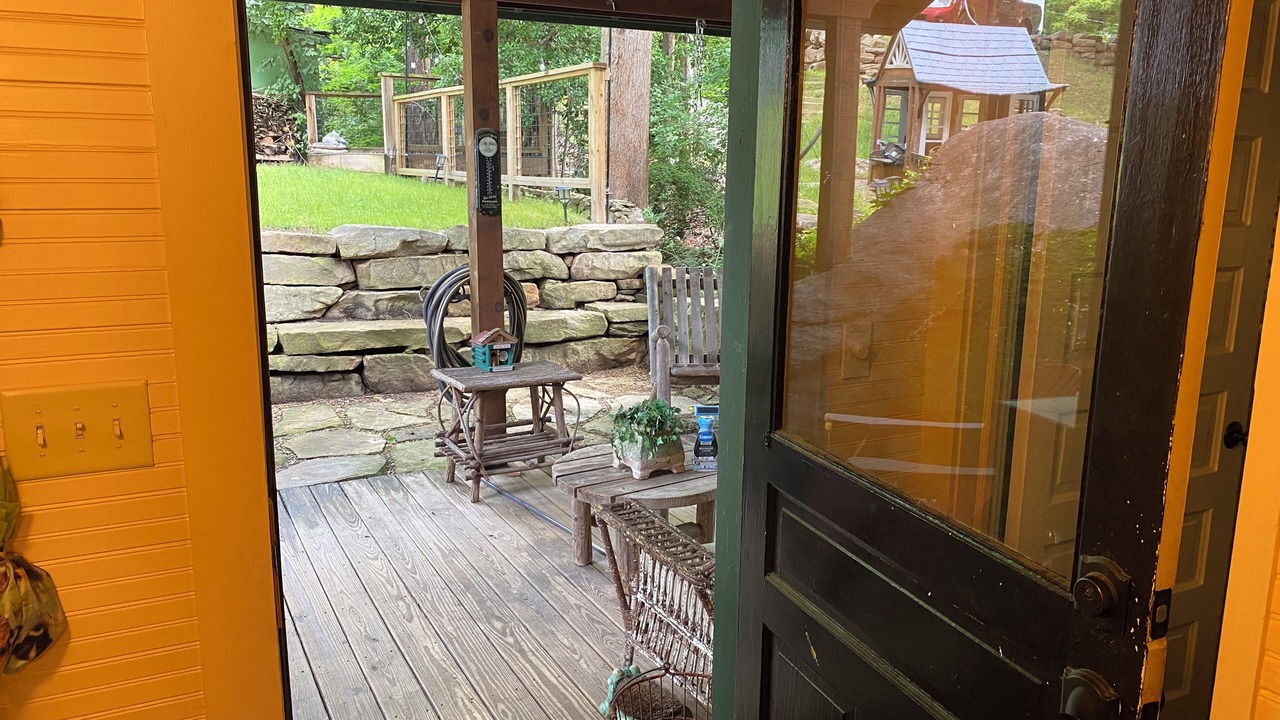 Photo of Patio Balcony in Chimney Rock