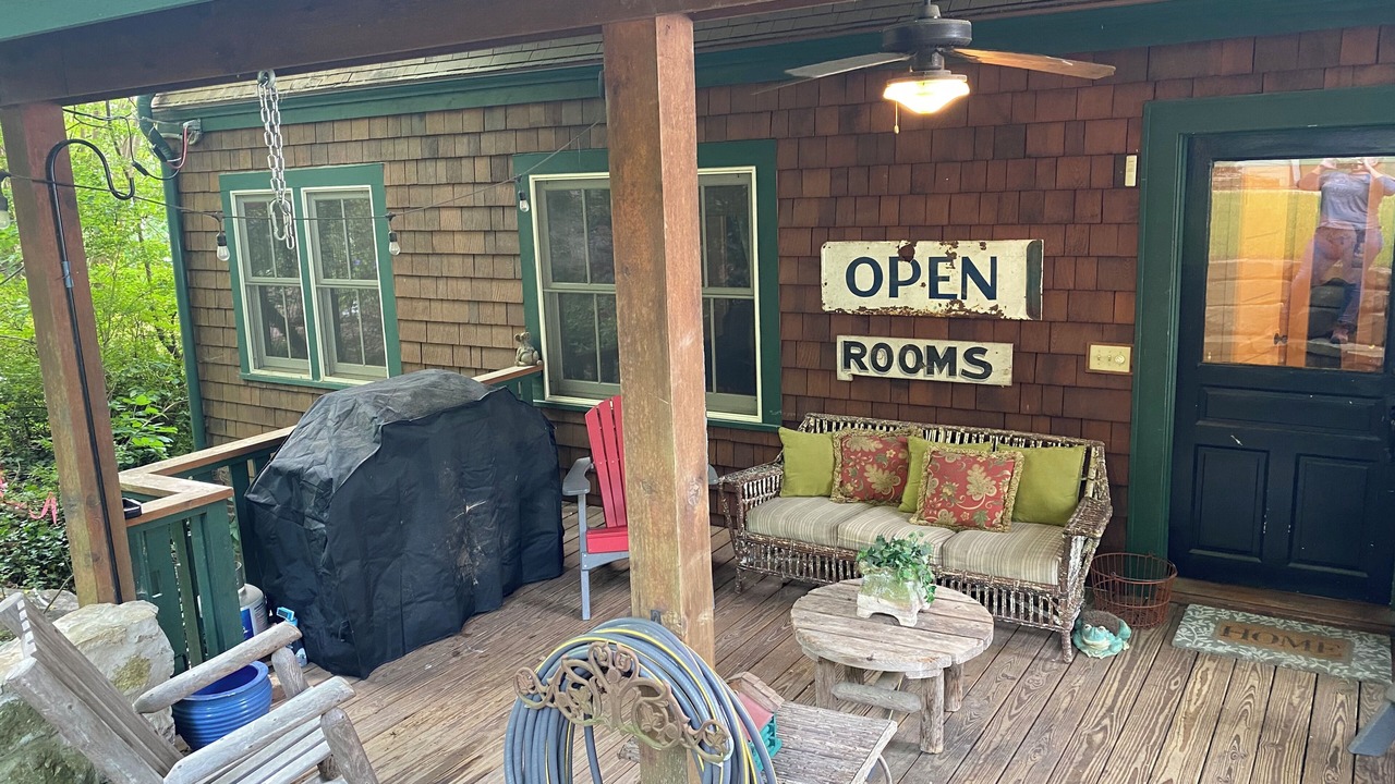 Photo of Patio Balcony in Chimney Rock
