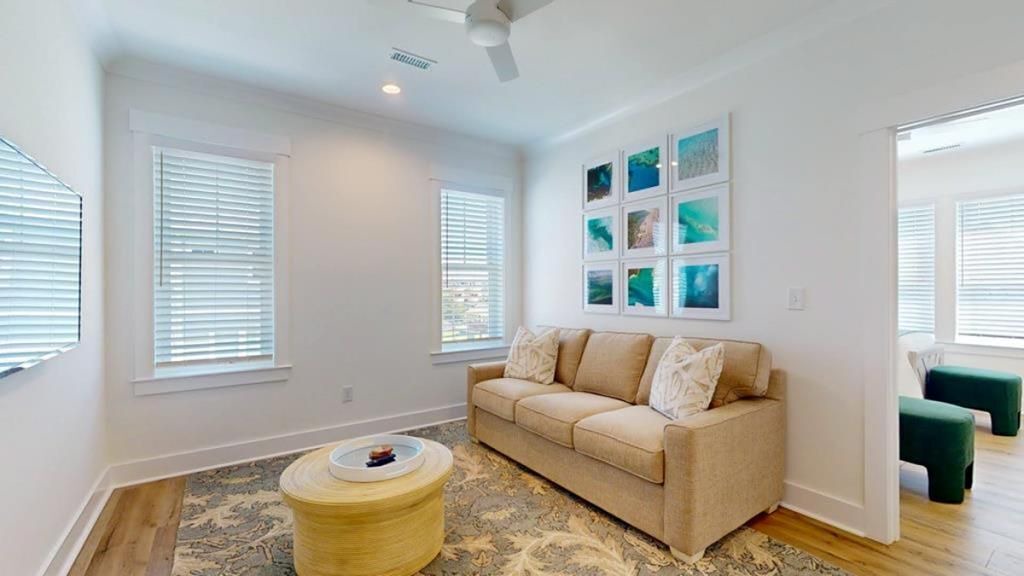 Photo of Livingroom in North Carolina Coast