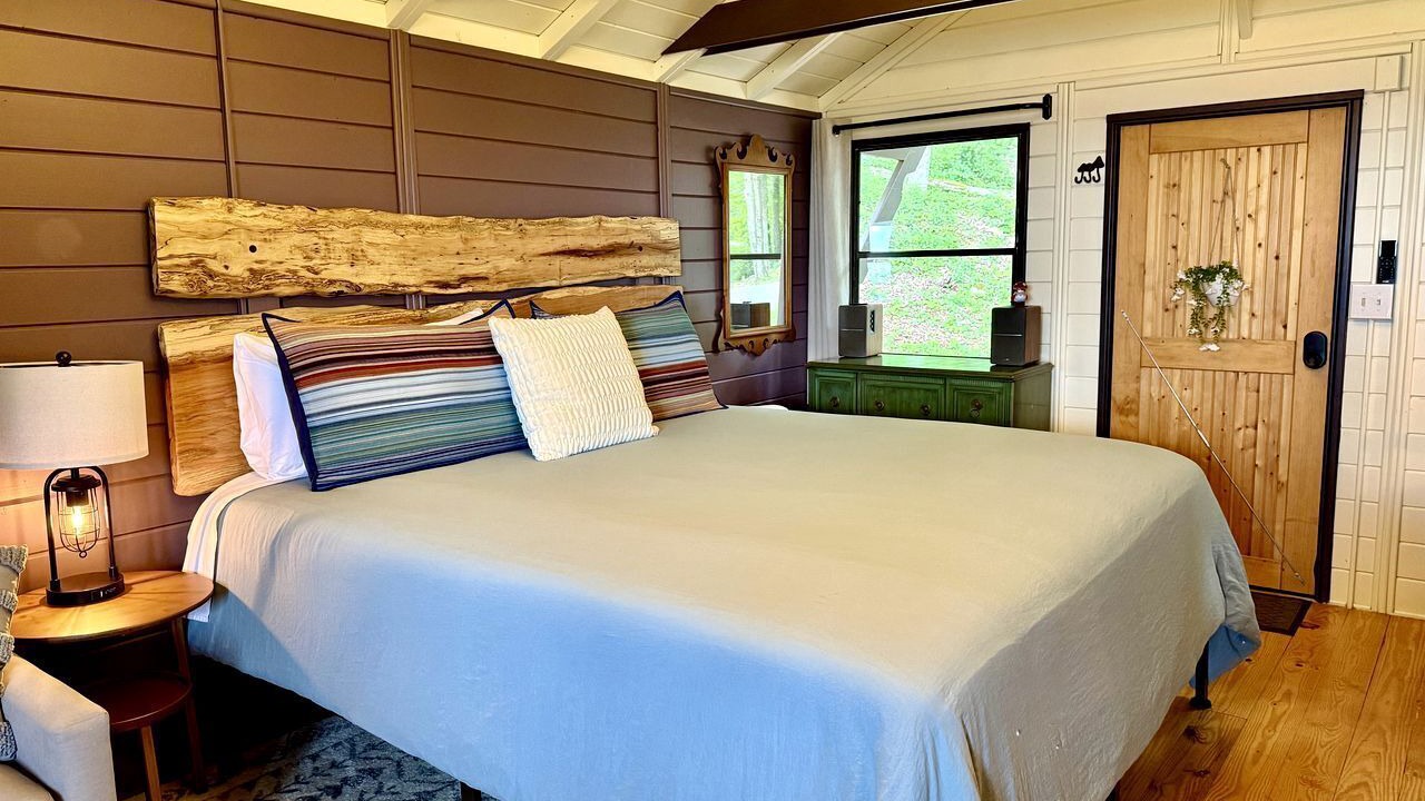 Photo of Bedroom in Laurel Ridge