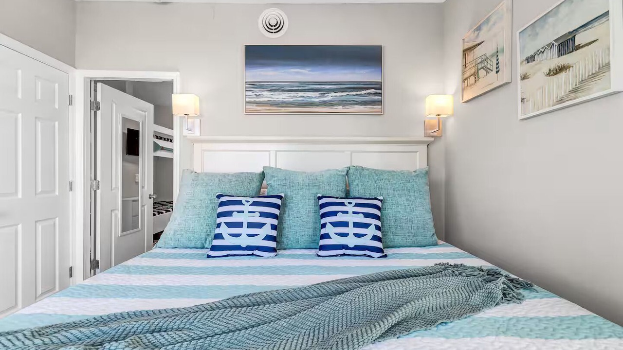 Photo of Bedroom in McCutcheon Field