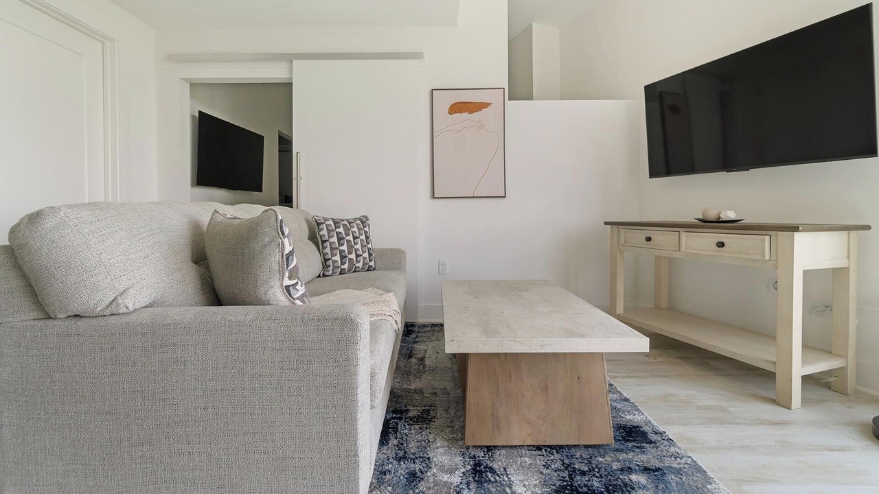 Photo of Livingroom in Southwest Raleigh