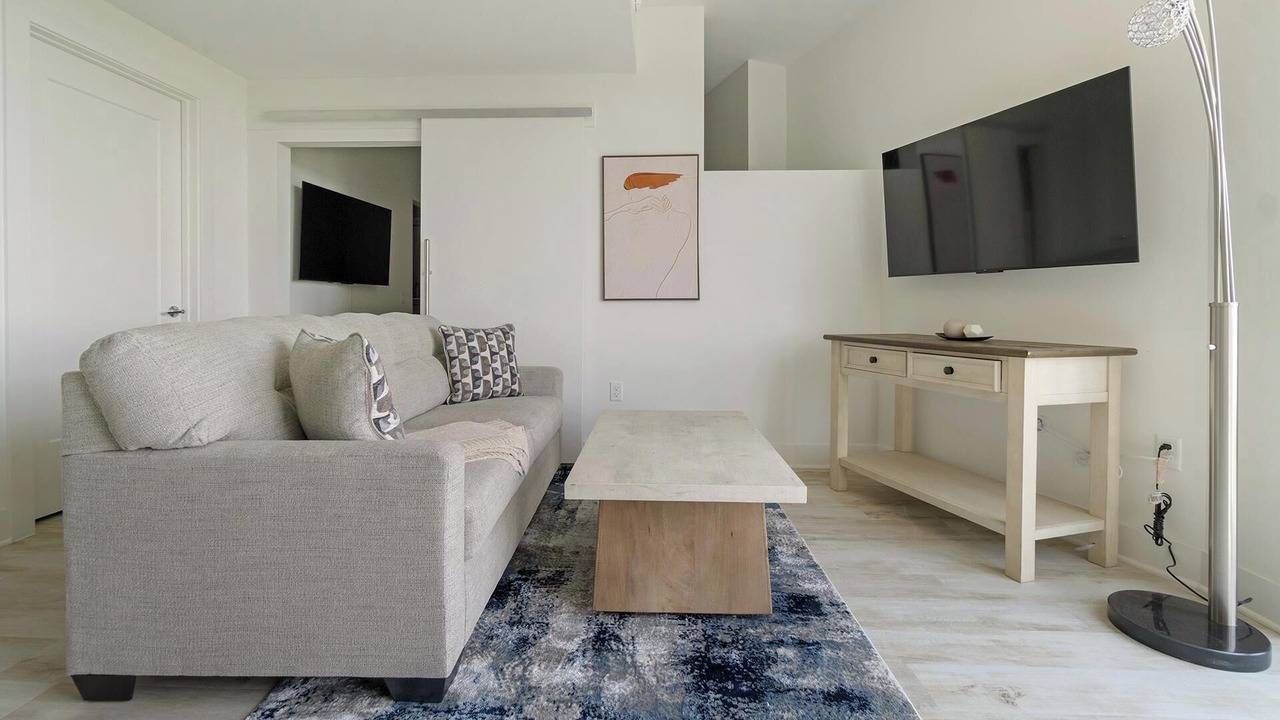 Photo of Livingroom in Southwest Raleigh