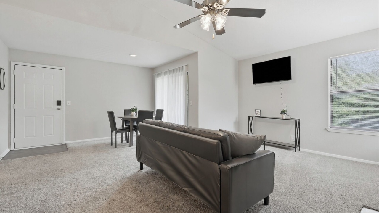 Photo of Livingroom in Donelson