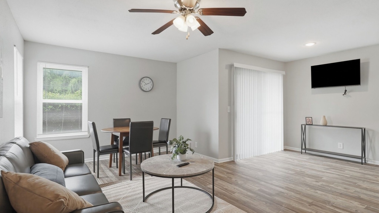 Photo of Livingroom in Donelson
