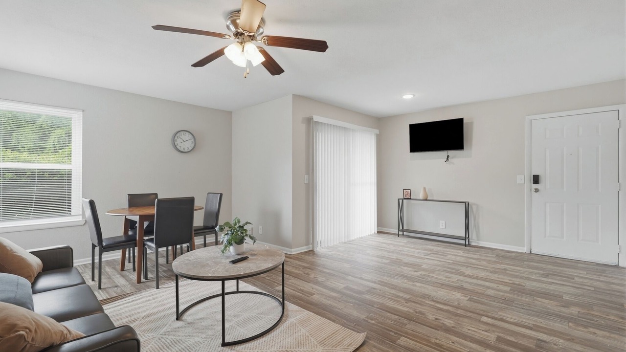 Photo of Livingroom in Donelson