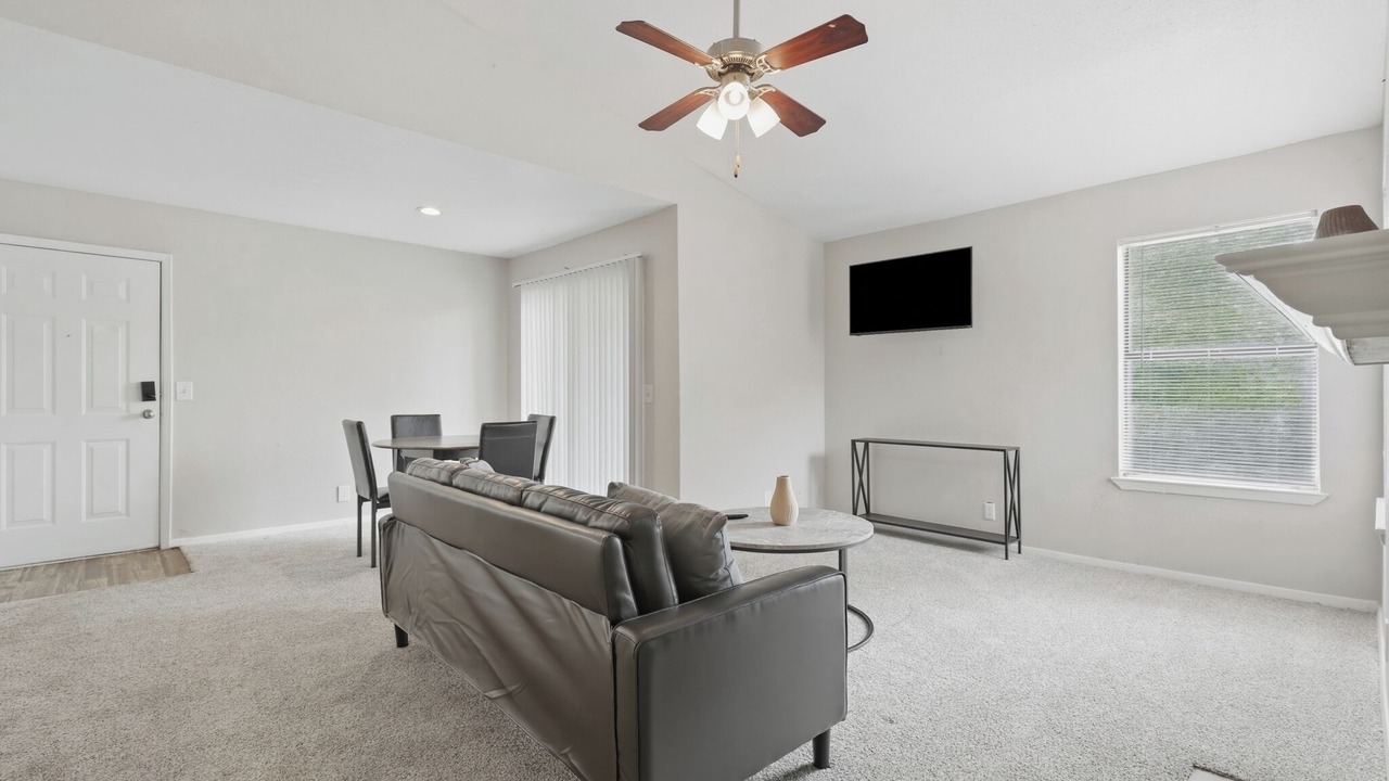 Photo of Livingroom in Donelson