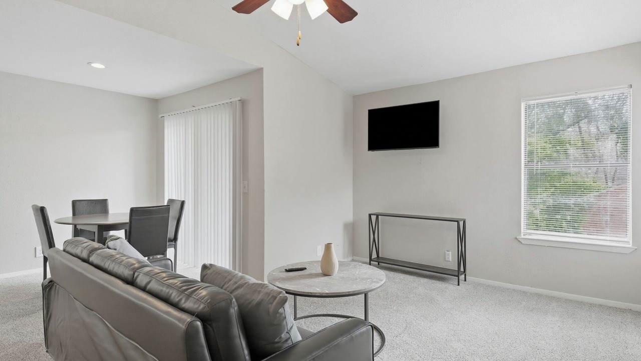 Photo of Livingroom in Donelson
