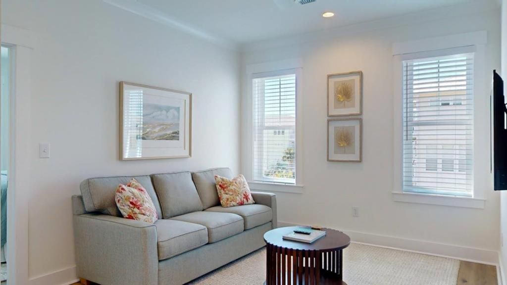 Photo of Livingroom in North Carolina Coast