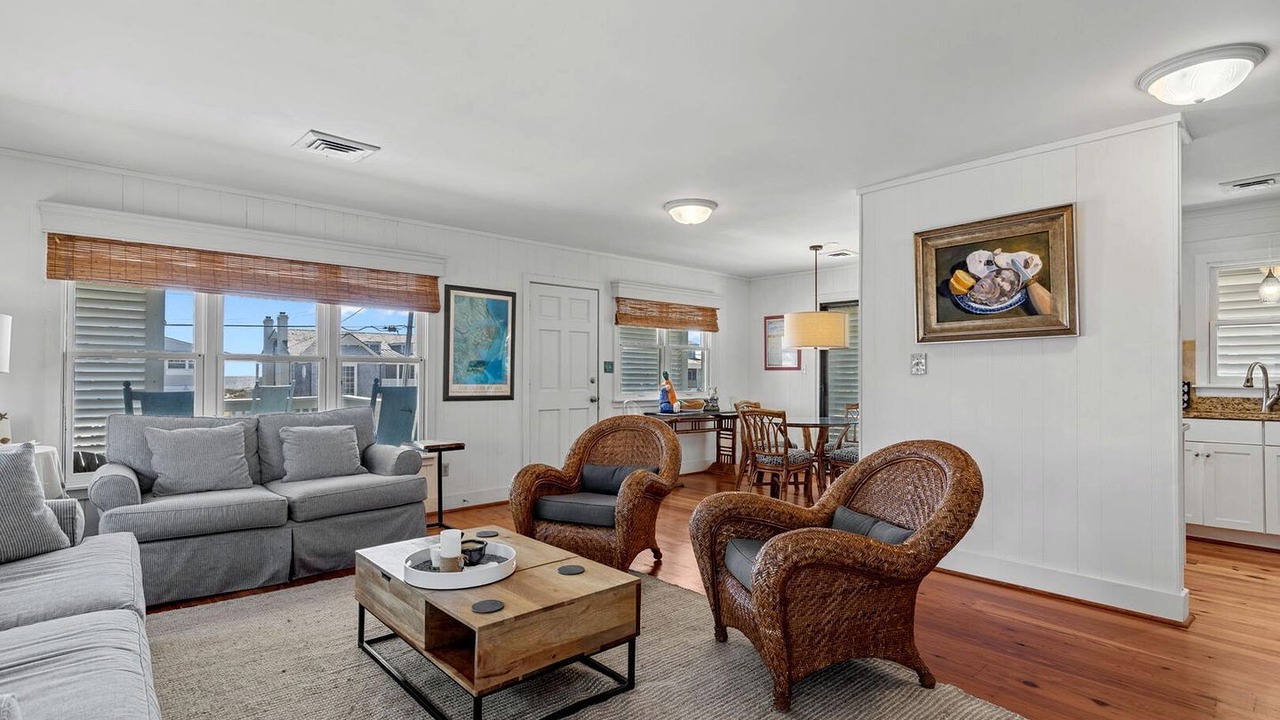 Photo of Livingroom in Atlantic Beach