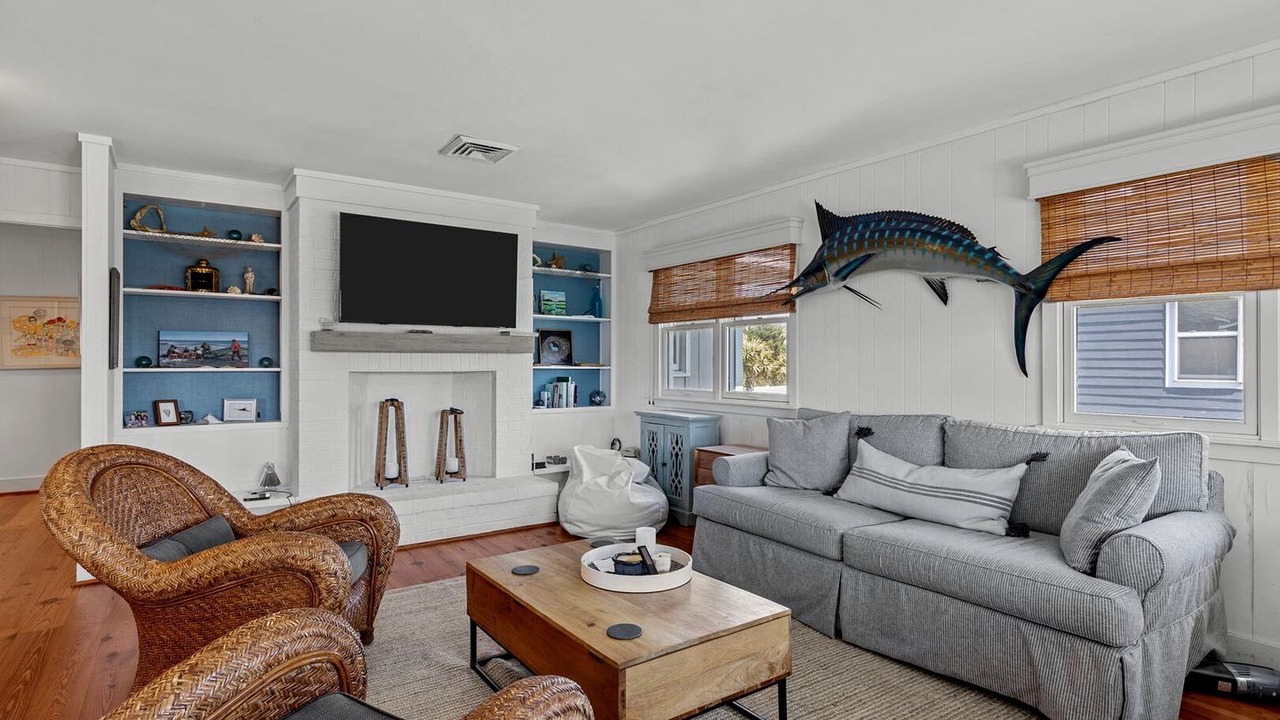 Photo of Livingroom in Atlantic Beach