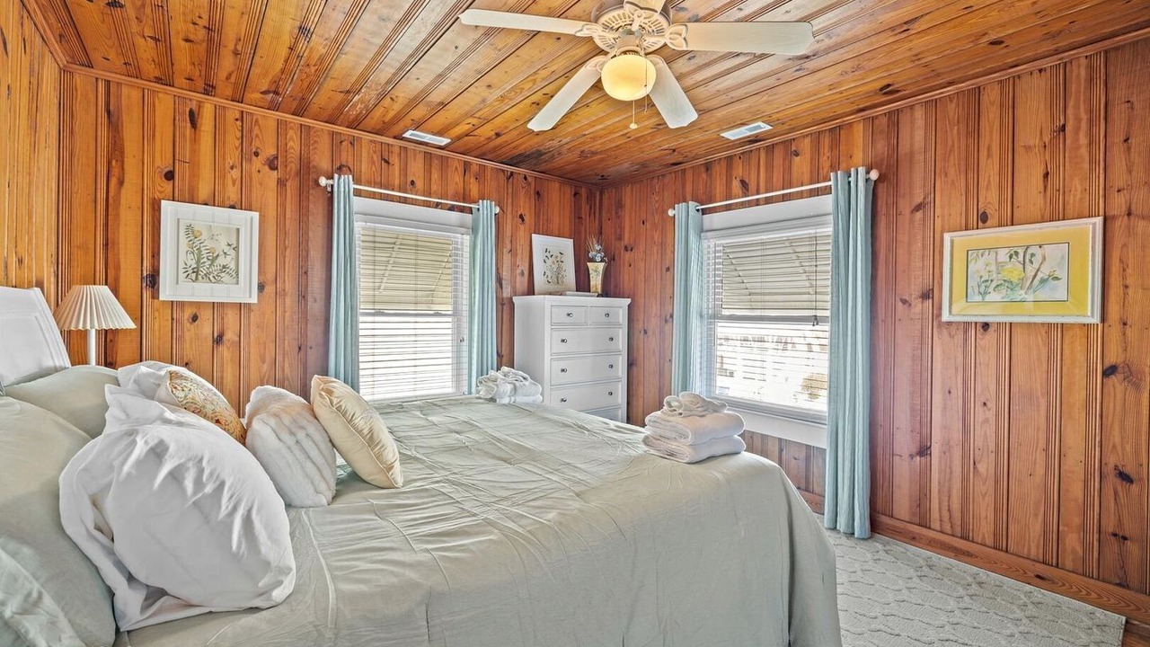 Photo of Bedroom in Atlantic Beach