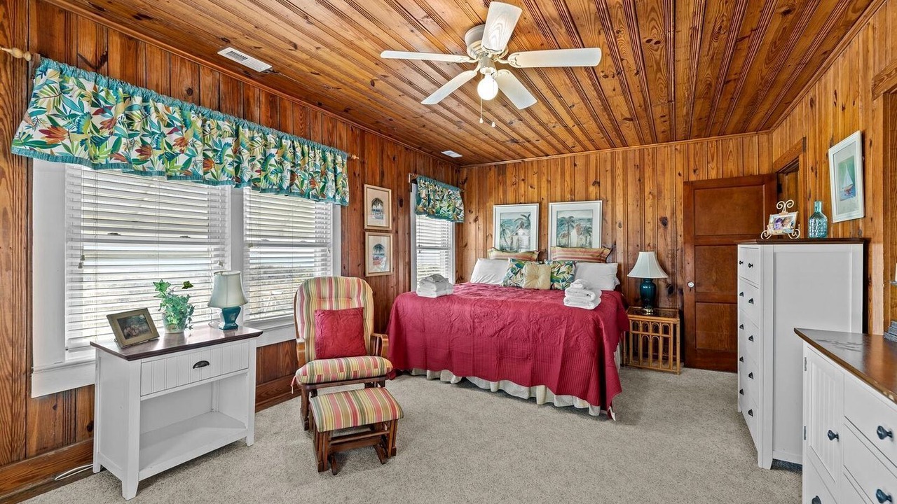 Photo of Bedroom in Atlantic Beach