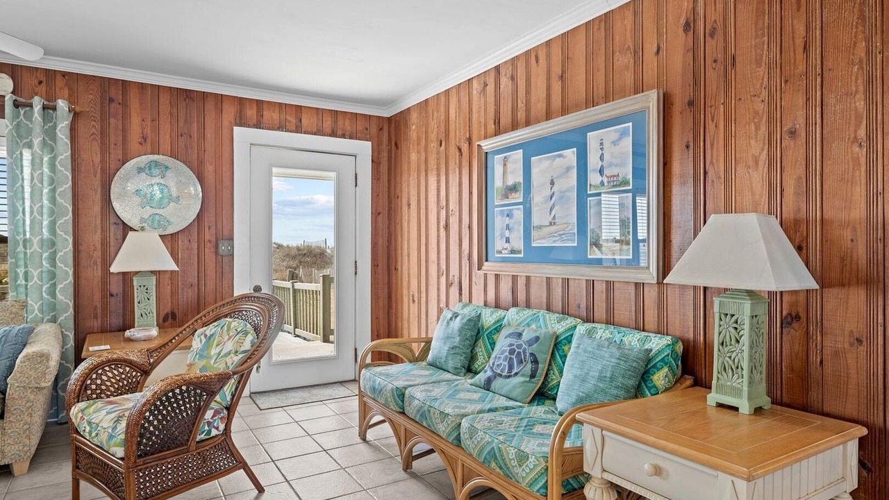 Photo of Livingroom in Atlantic Beach