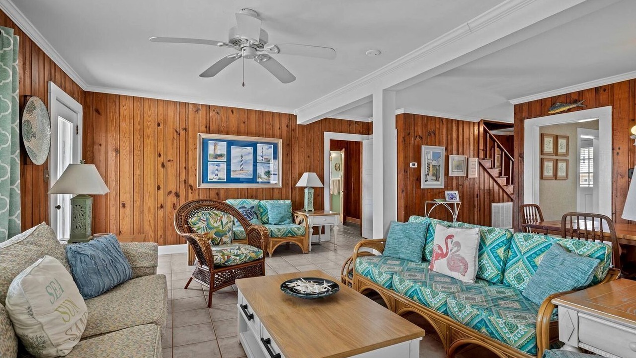 Photo of Livingroom in Atlantic Beach