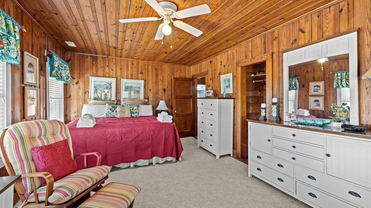 Photo of Bedroom in Atlantic Beach