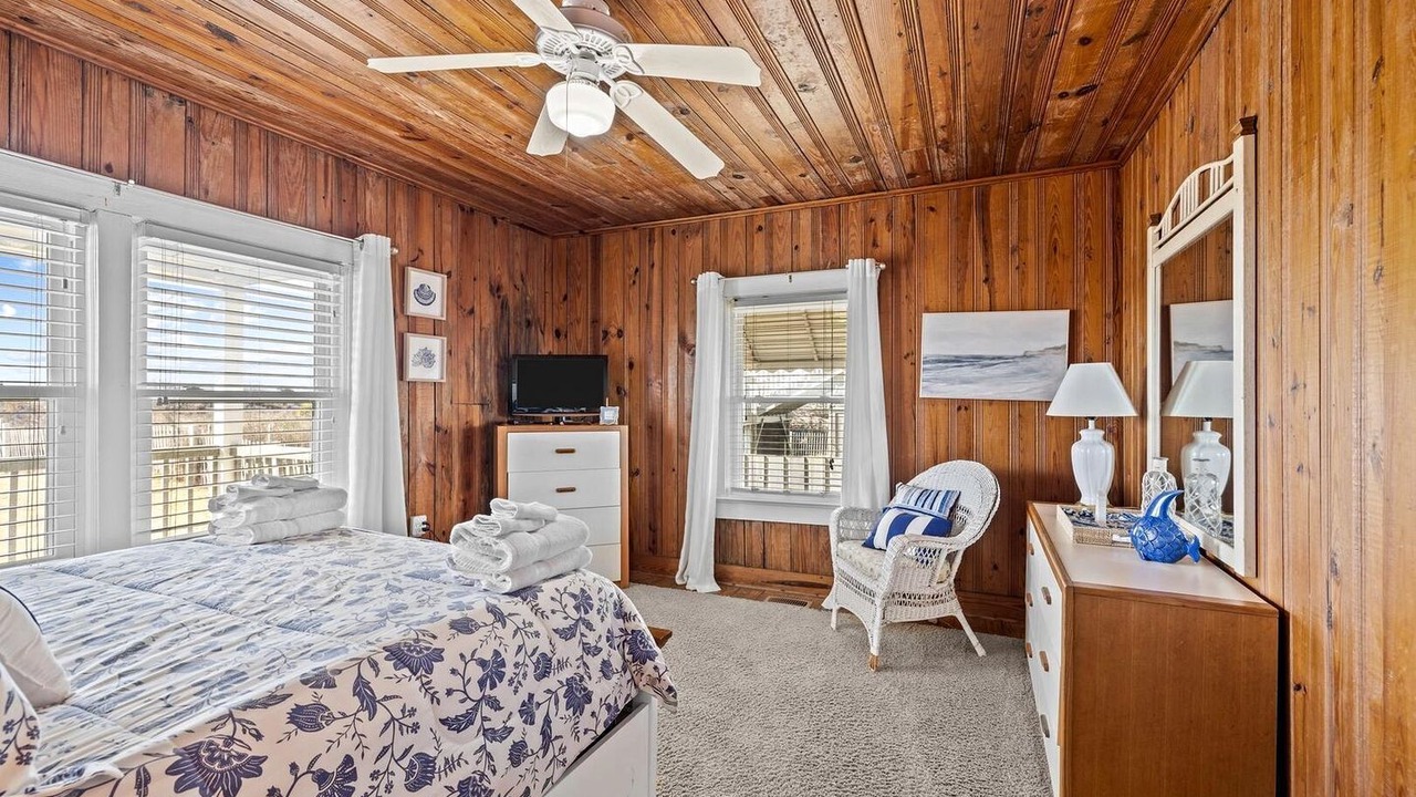 Photo of Bedroom in Atlantic Beach