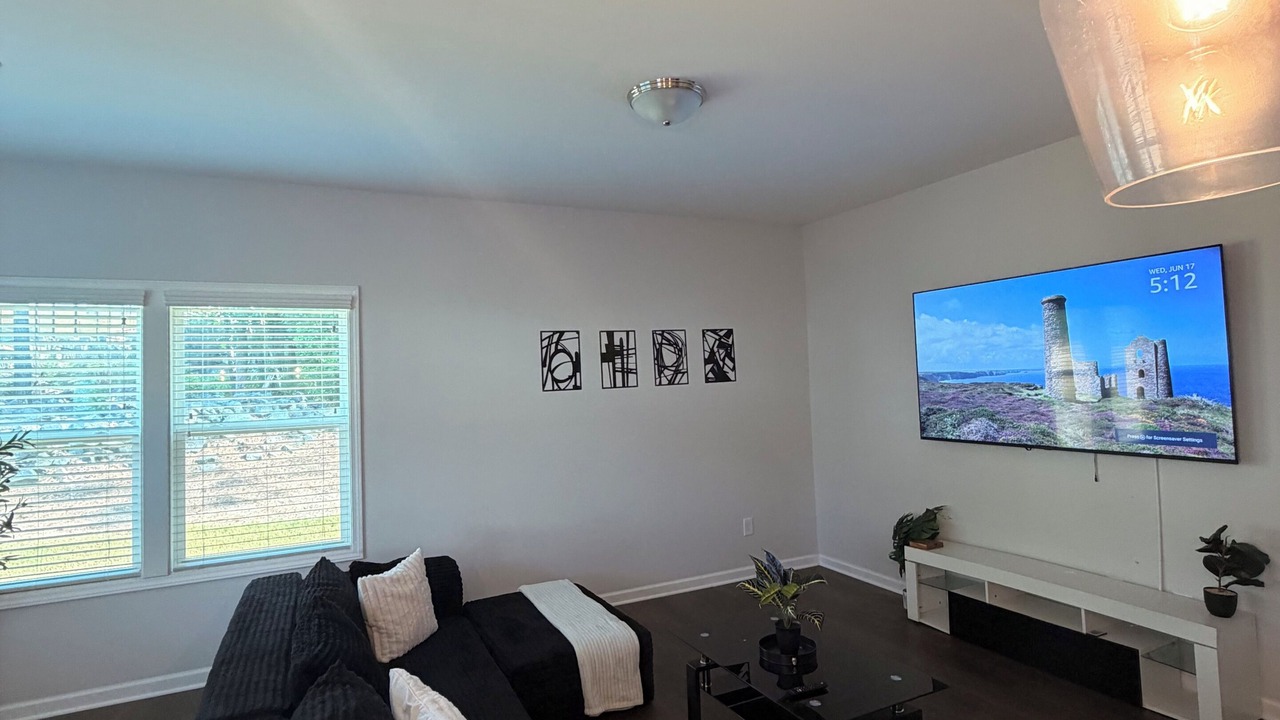 Photo of Livingroom in Southeast Raleigh