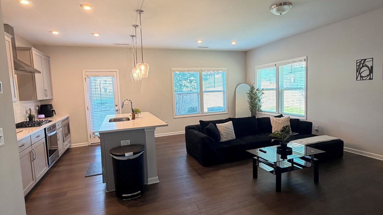 Photo of Livingroom in Southeast Raleigh