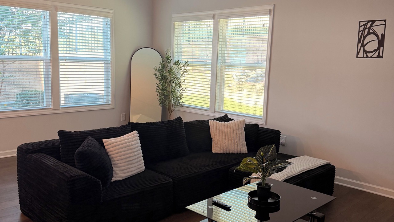 Photo of Livingroom in Southeast Raleigh