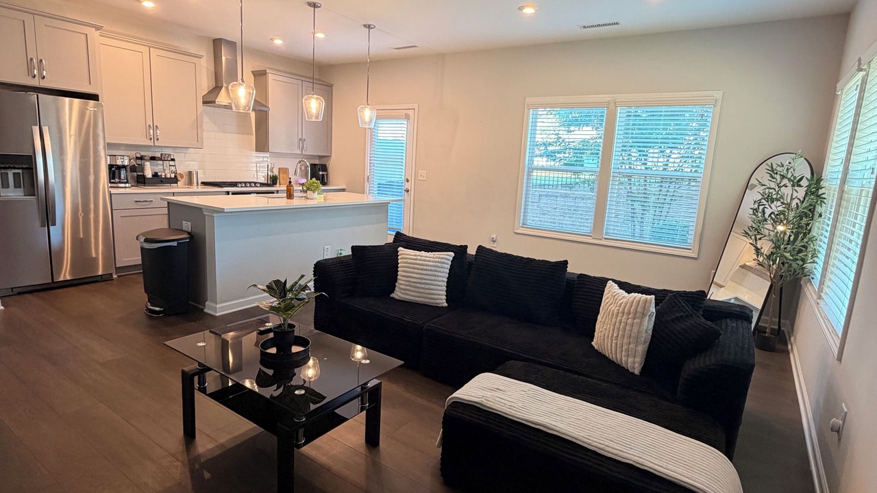 Photo of Livingroom in Southeast Raleigh