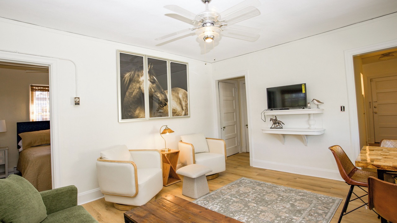 Photo of Livingroom in Downtown