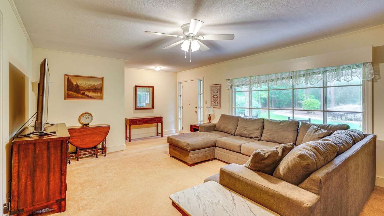 Photo of Livingroom in Lumberton