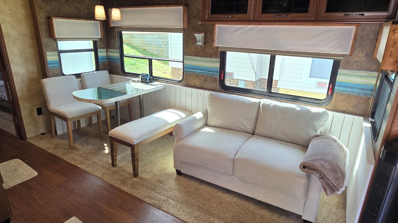 Photo of Livingroom in New London