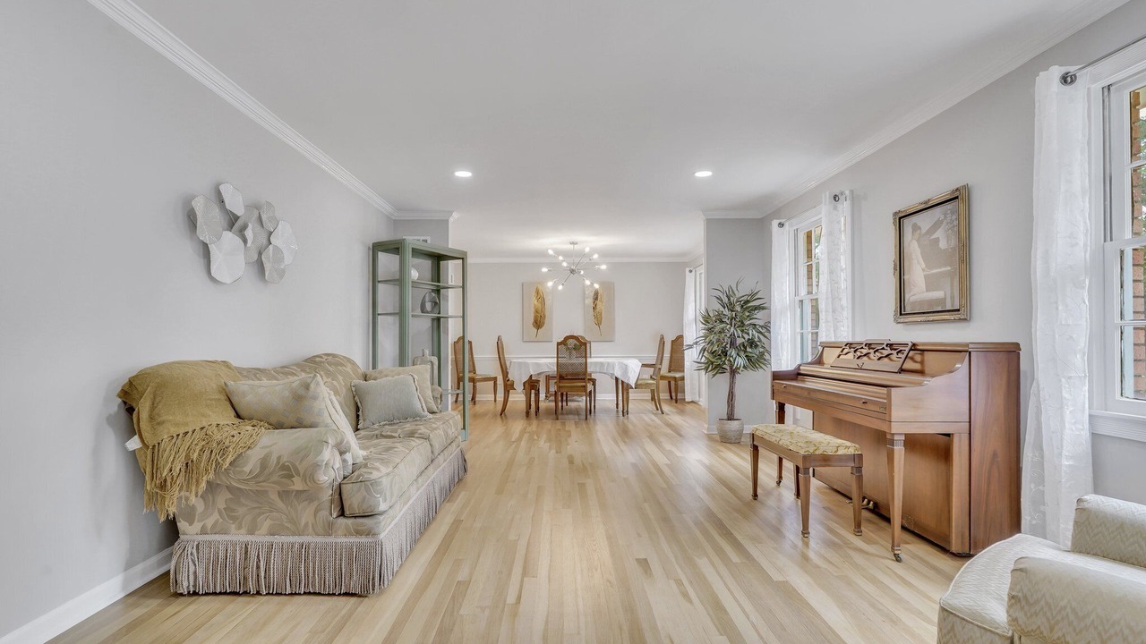 Photo of Livingroom in Midtown