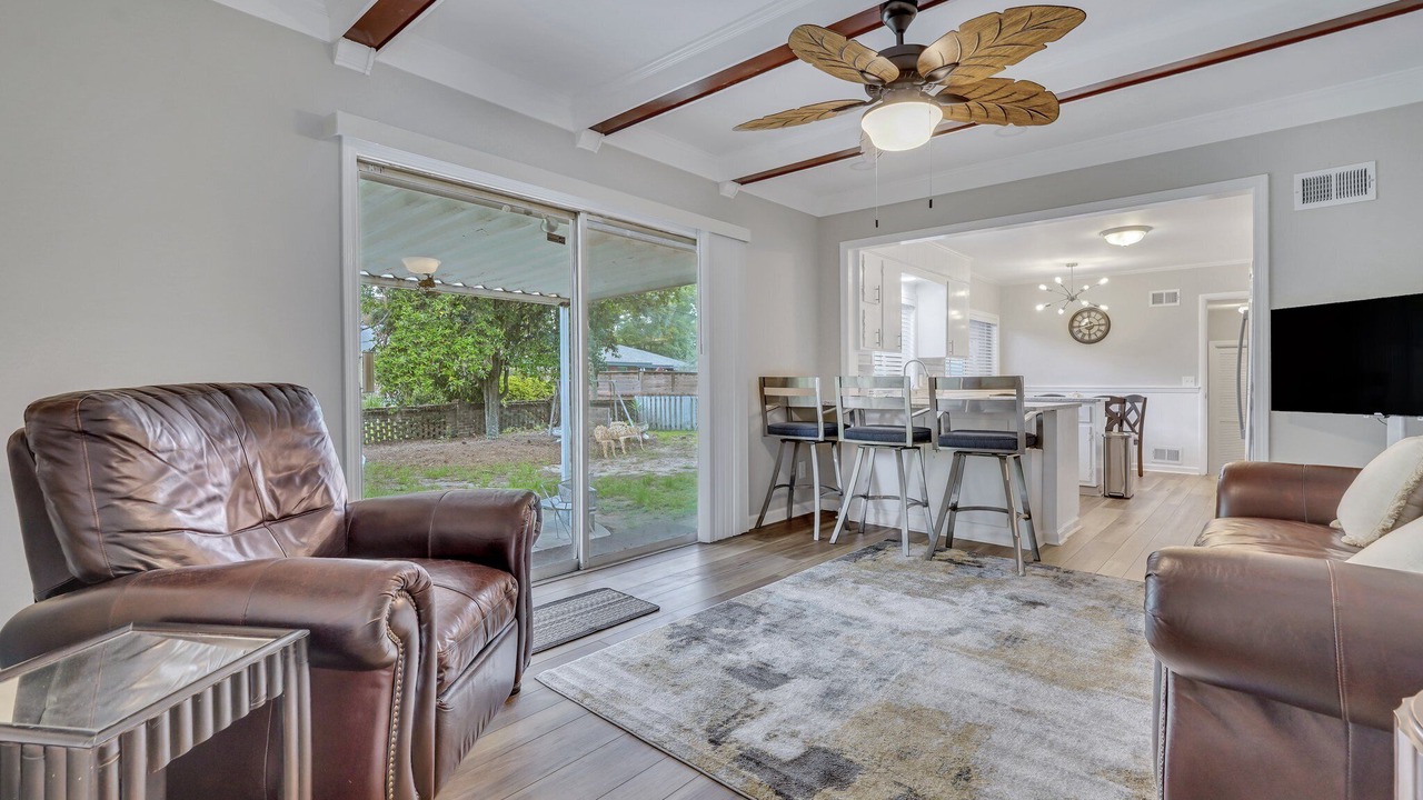 Photo of Livingroom in Midtown