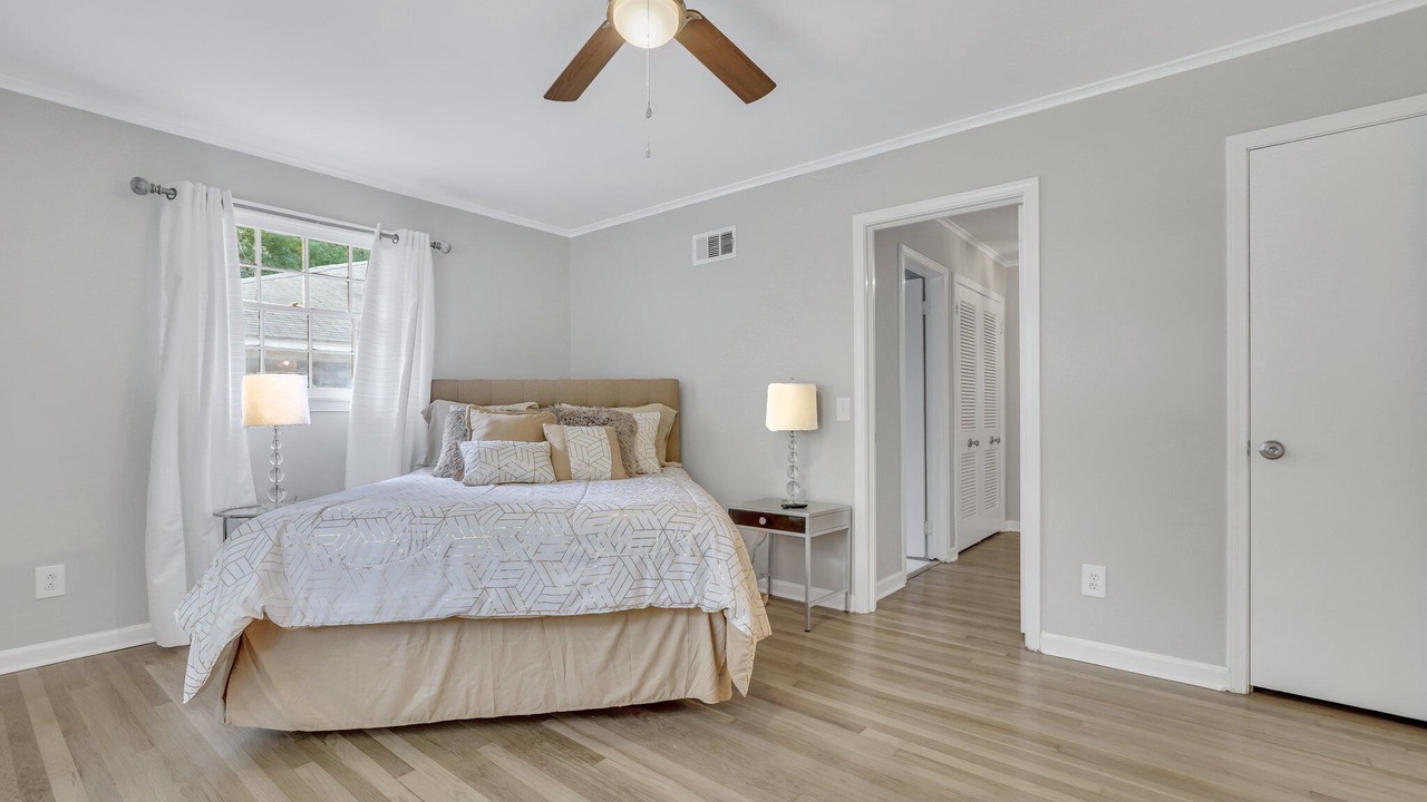 Photo of Bedroom in Midtown