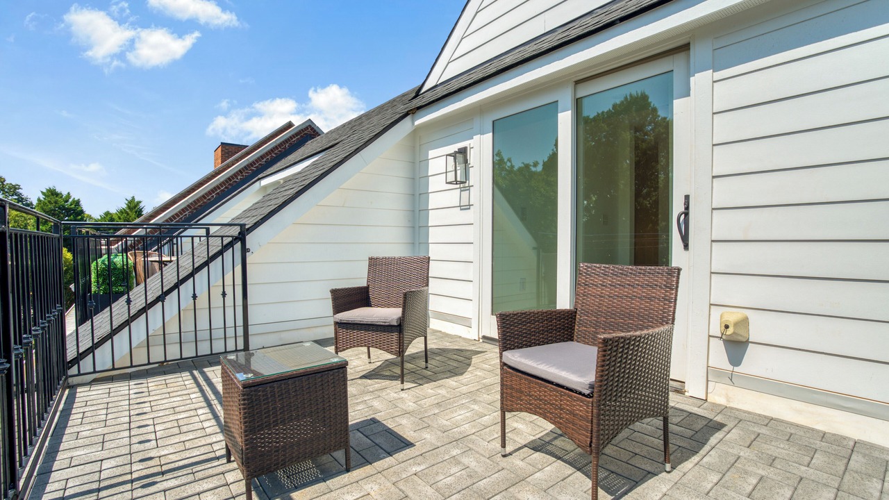 Photo of Patio Balcony in Wesley Heights