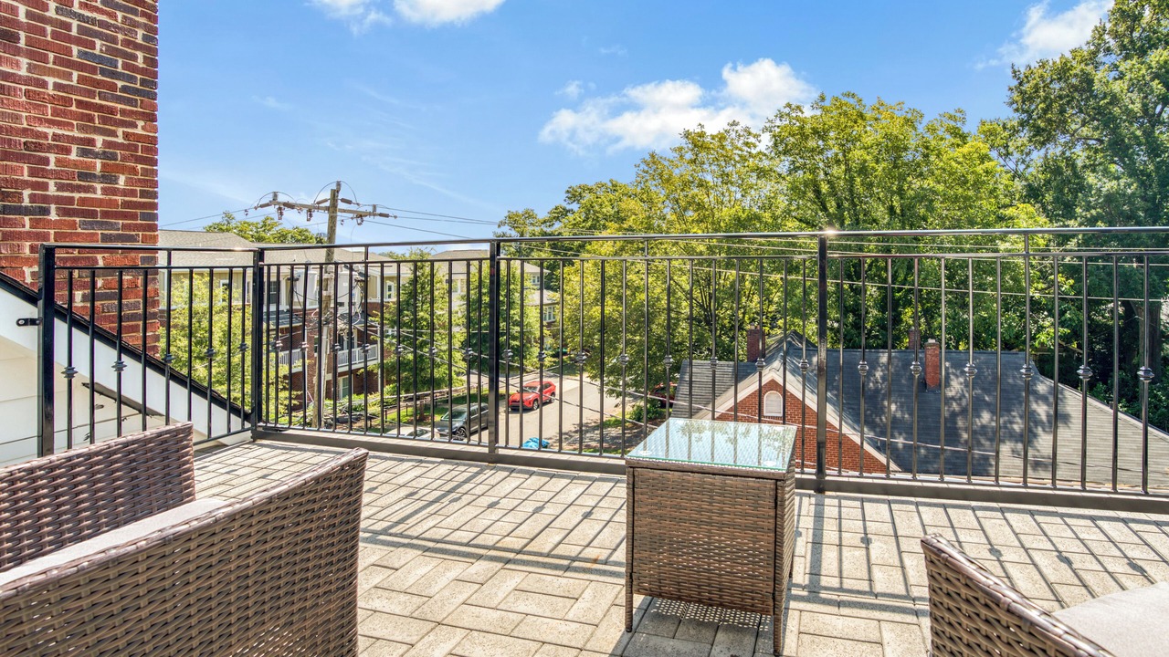 Photo of Patio Balcony in Wesley Heights