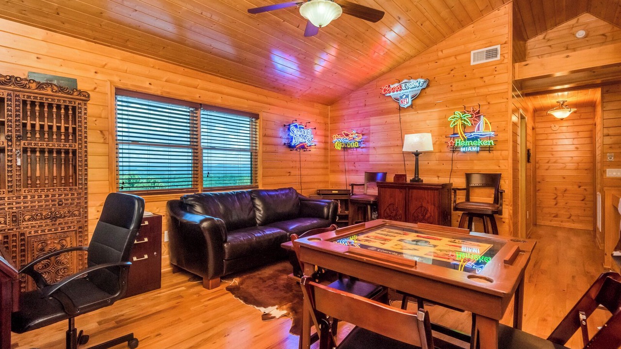 Photo of Bedroom in Piney Creek
