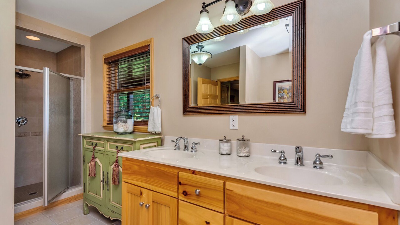 Photo of Bathroom in Piney Creek
