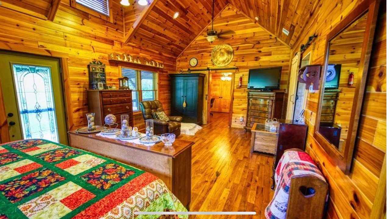 Photo of Bedroom in Creston