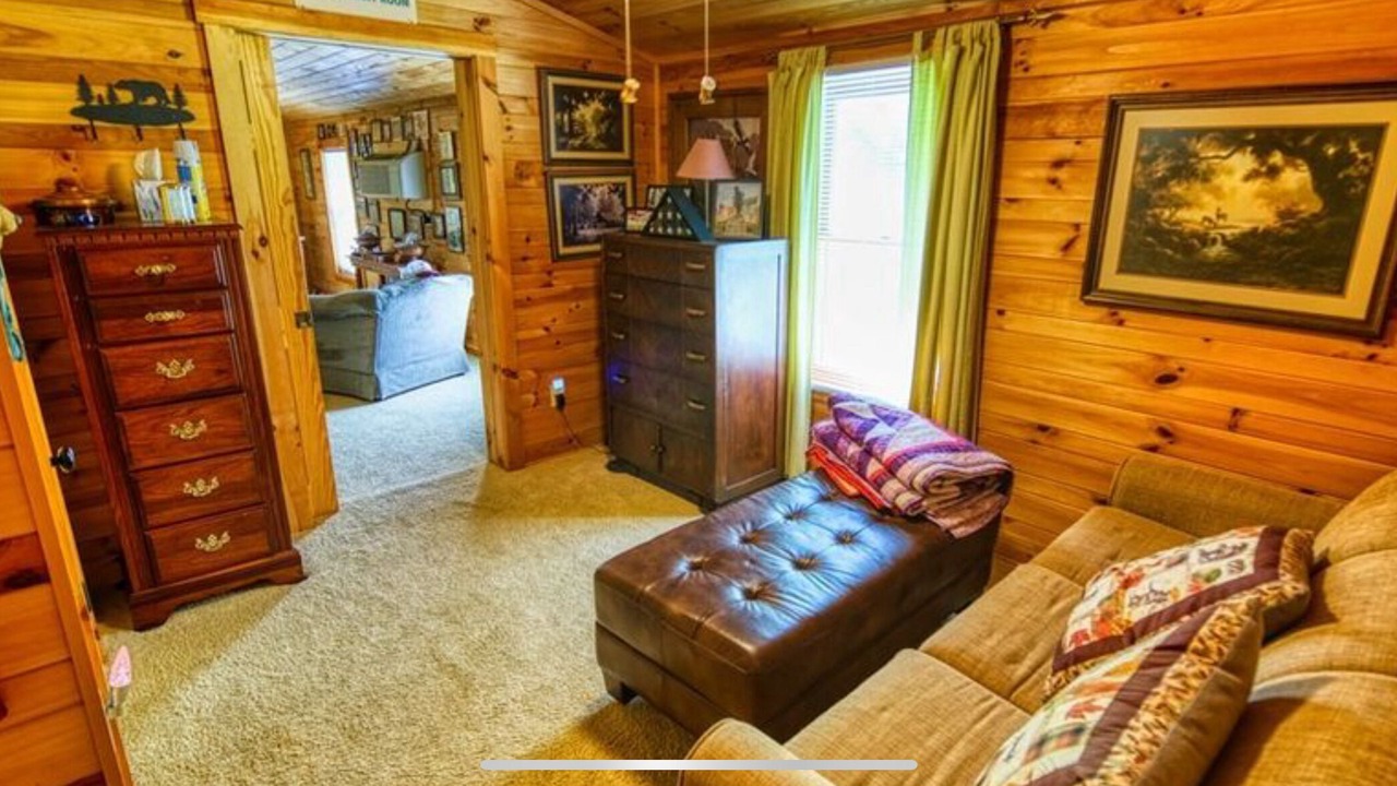 Photo of Livingroom in Creston