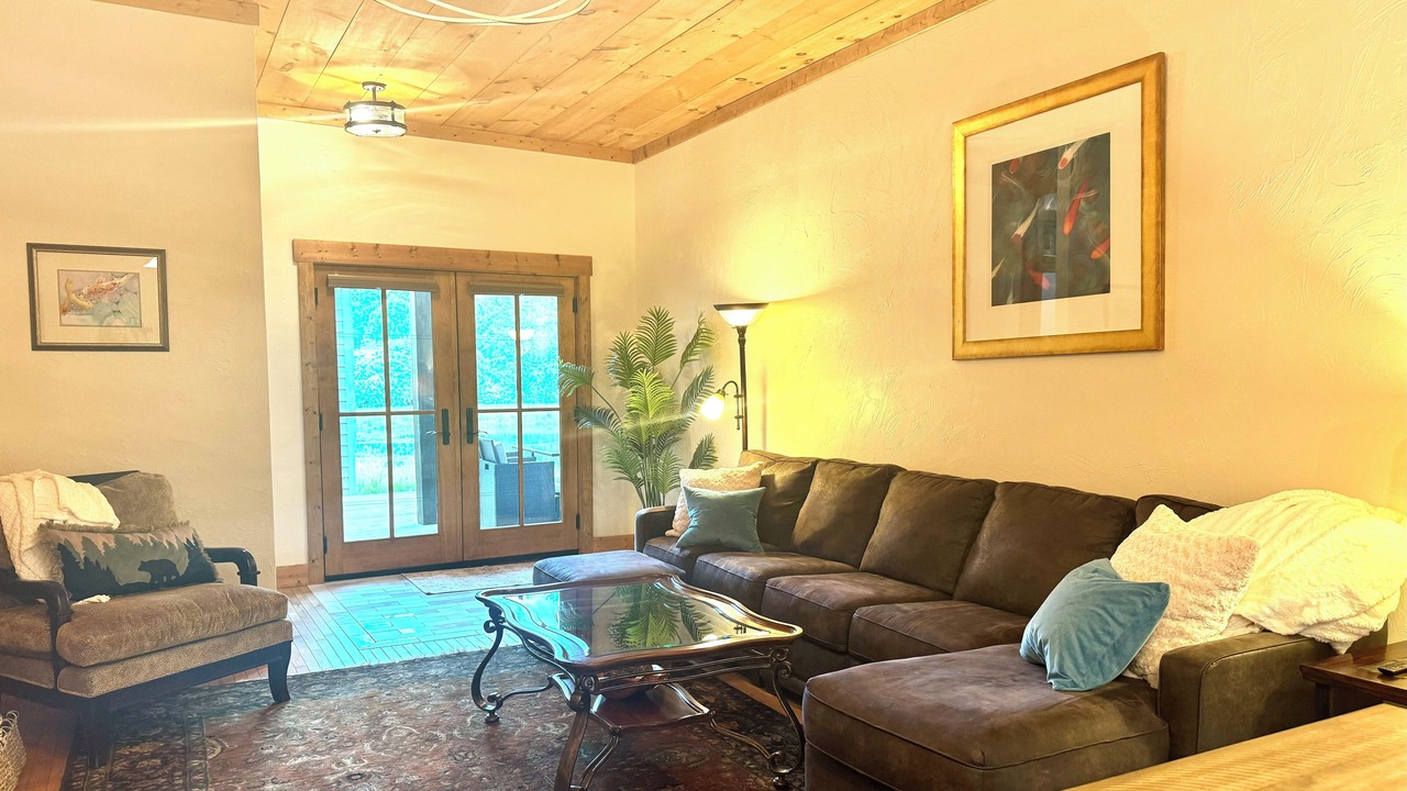 Photo of Livingroom in Cullowhee